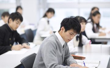 TOEIC700点レベルの大学と、それを達成するための方法