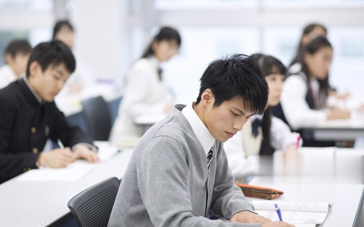 TOEIC700点レベルの大学と、それを達成するための方法